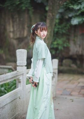 华为三折叠真机外观公布
